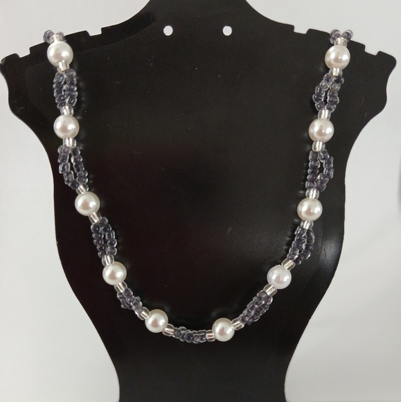 Elegant Beaded Necklace 18.125" - Picture 1 of 3